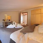 Charmante Dachgeschosswohnung Mit Meerblick Und Blick Auf Die Altstadt Von Porec